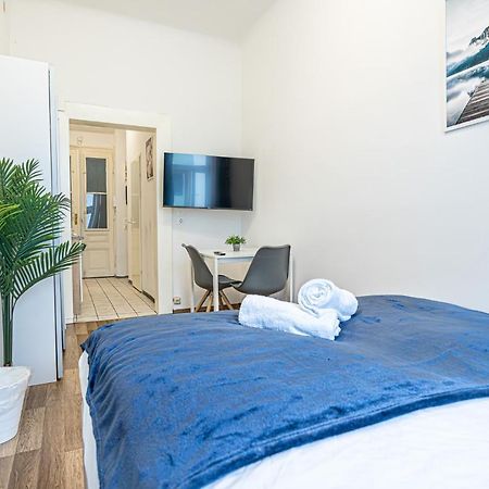 Modern Comforts: Chic Studio Apt Centrally Located ウィーン エクステリア 写真