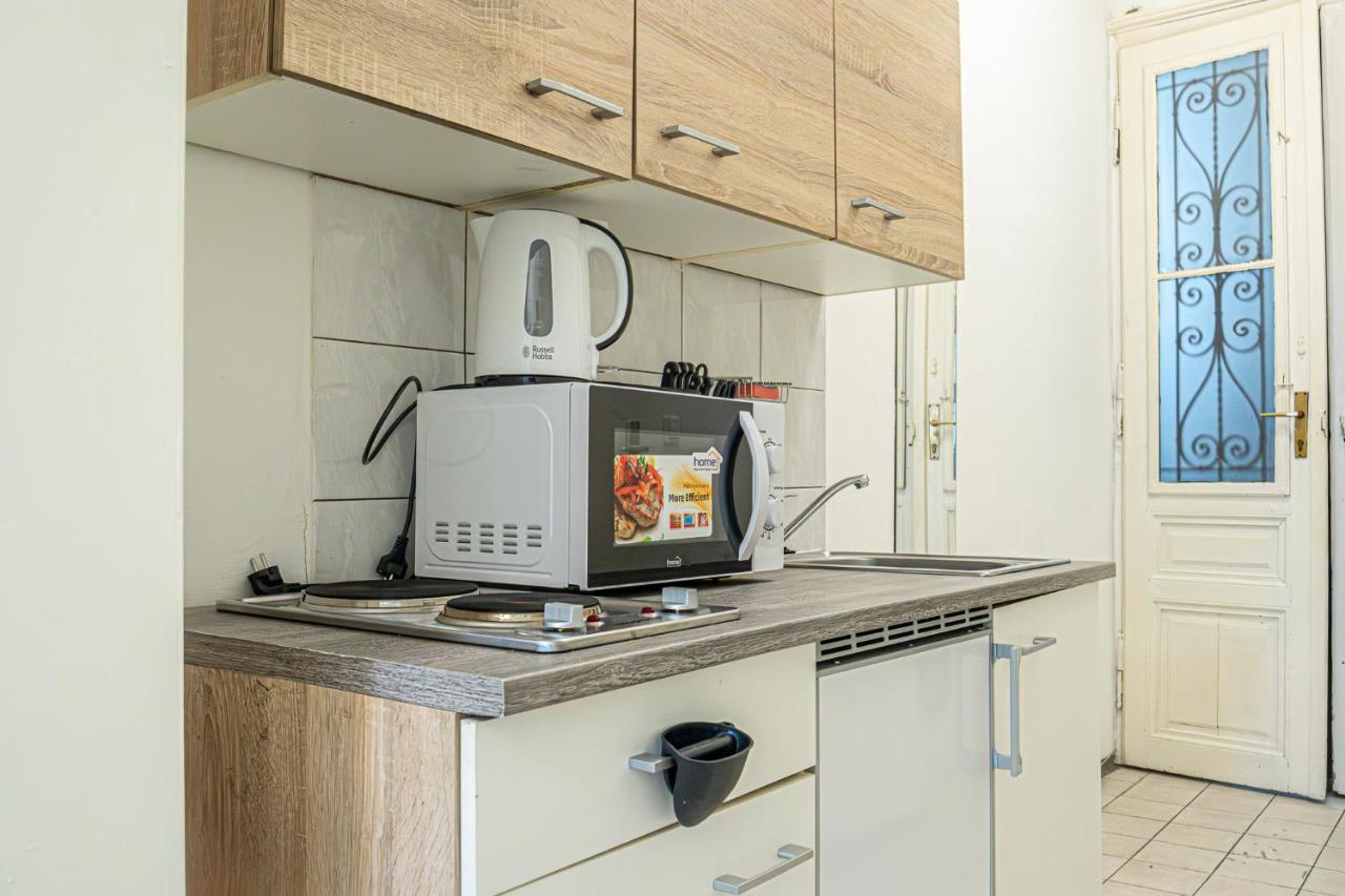 Modern Comforts: Chic Studio Apt Centrally Located ウィーン エクステリア 写真
