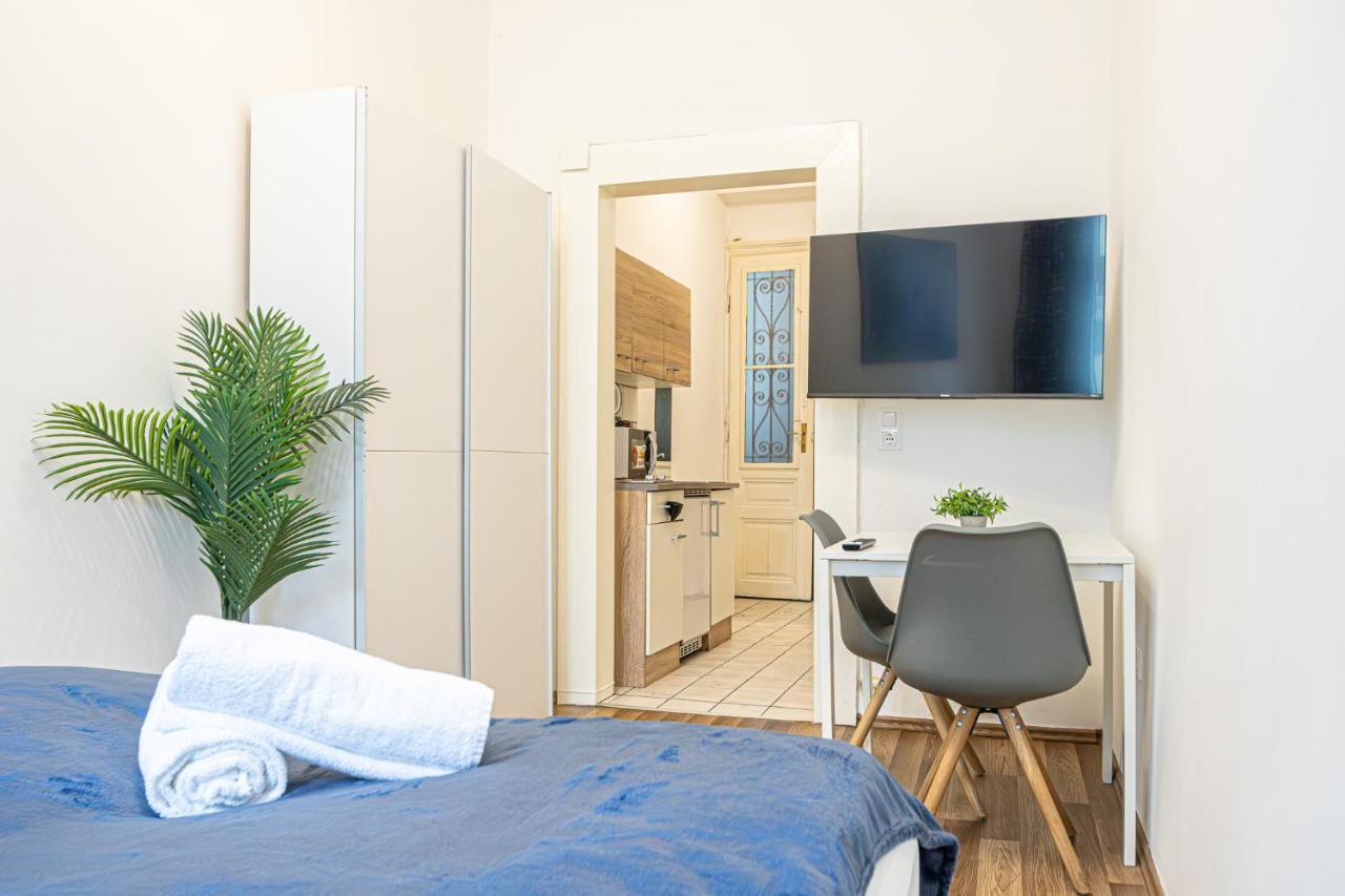 Modern Comforts: Chic Studio Apt Centrally Located ウィーン エクステリア 写真