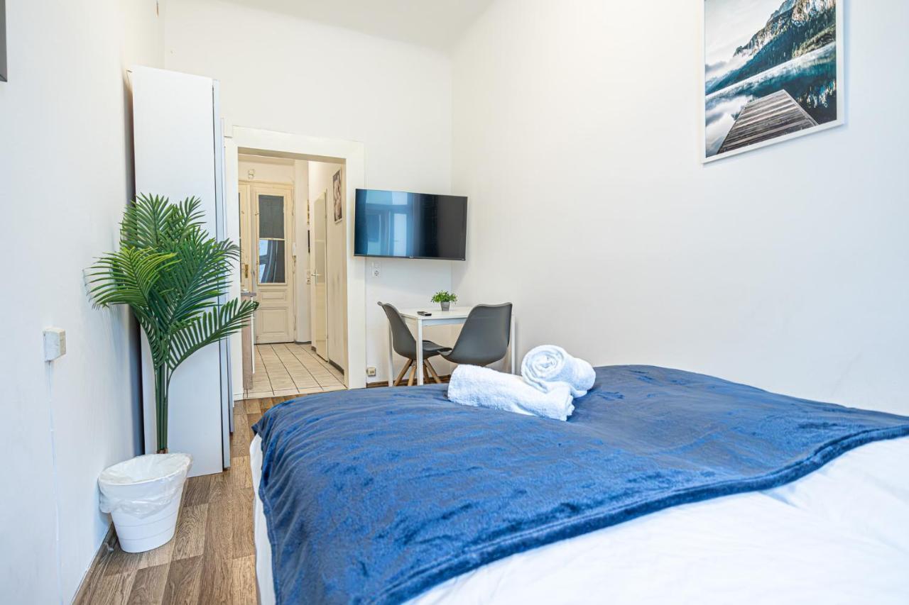 Modern Comforts: Chic Studio Apt Centrally Located ウィーン エクステリア 写真