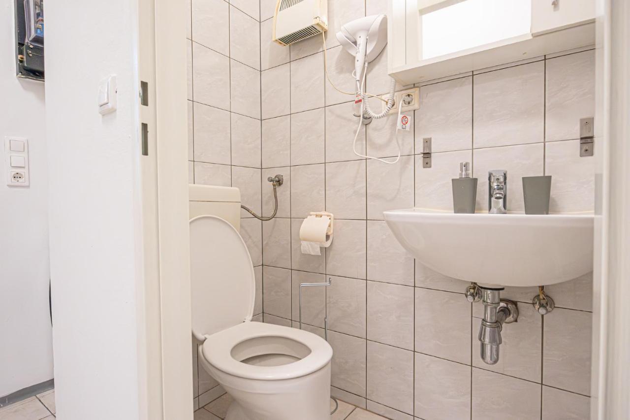 Modern Comforts: Chic Studio Apt Centrally Located ウィーン エクステリア 写真